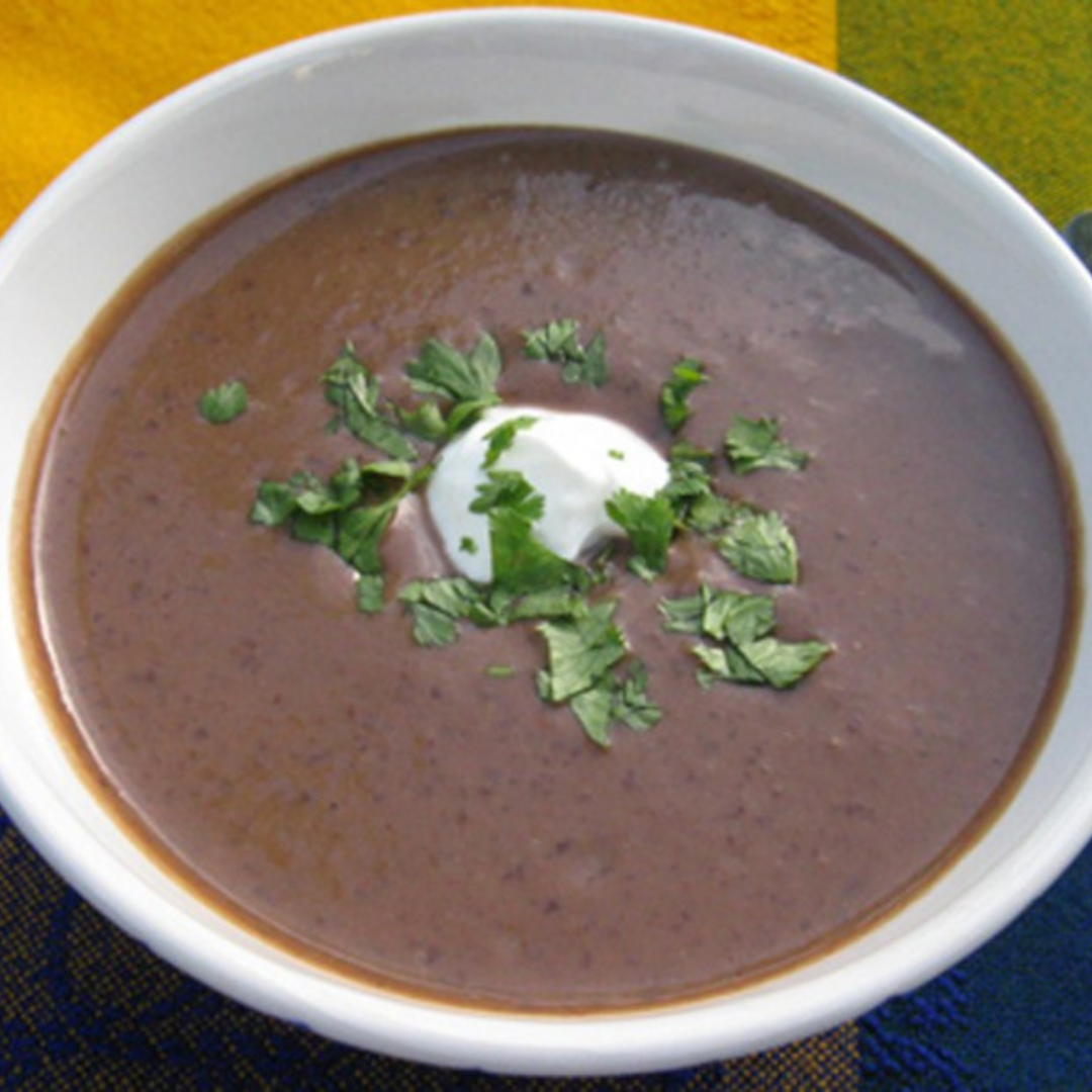 Sopa de Frijoles Salvadoreña